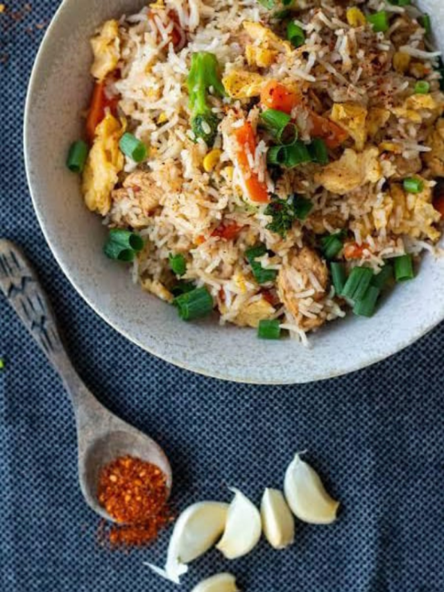 वीकेंड पर ट्राई करें चिली गार्लिक राइस, जानिए रेसिपी